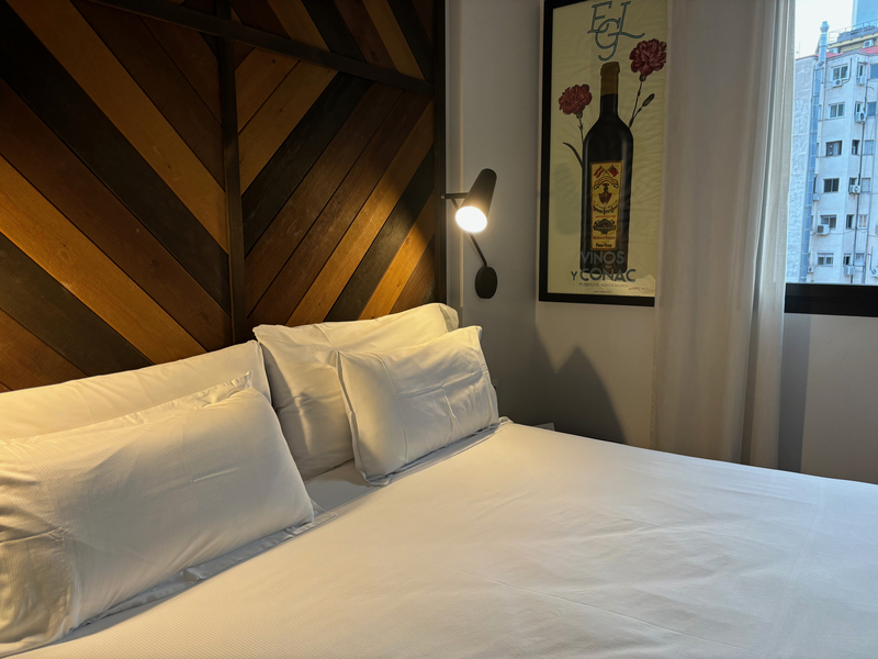 Hotel Praktik Vinoteca Barcellona stanza